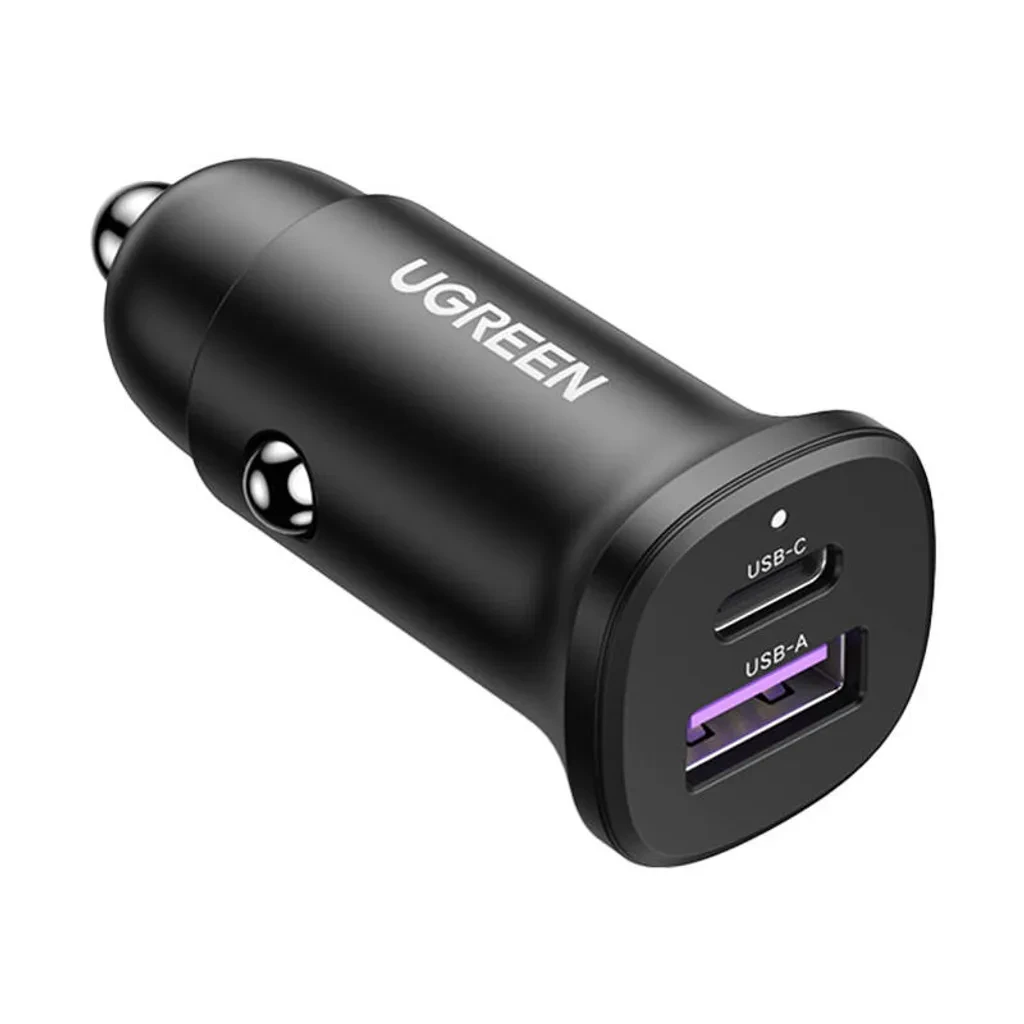 EC305. Cargador 2 puertos 1xUSB-C y 1xUSB-A Ugreen  para Autos. Carga rápida de 30W.